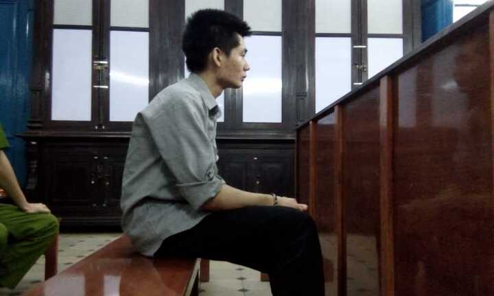 Mâu thuẫn tình cảm, nam thanh niên đâm chết 2 người