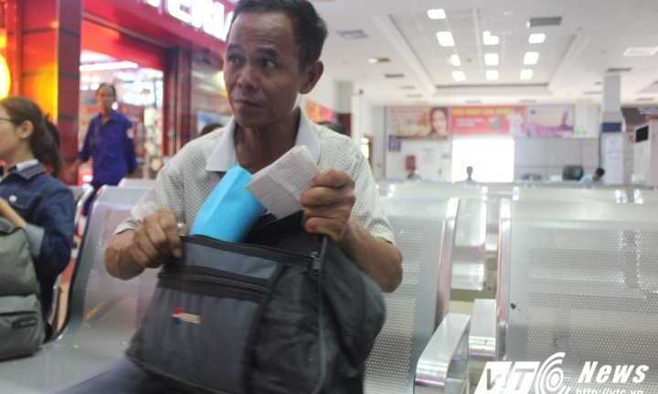 TP.HCM 'cháy' vé tàu Tết 2017, người dân thất thểu về tay không