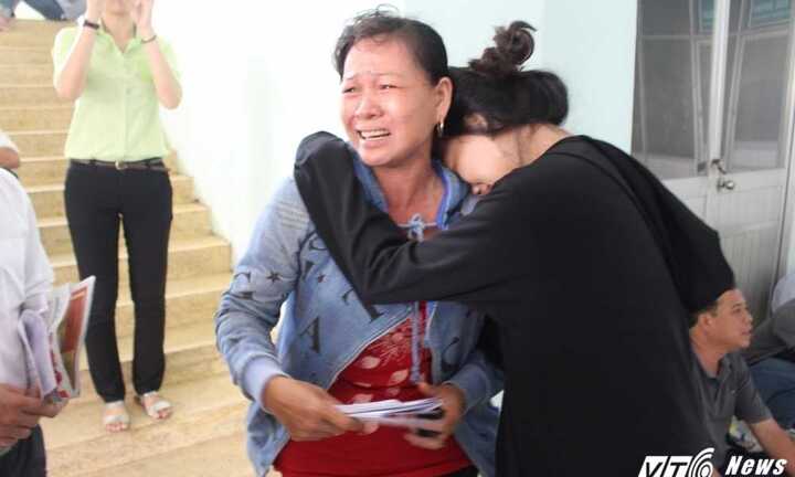 Cháy nhà 6 người chết ở Sài Gòn: Cô gái thoát chết kể phút lửa 'chồm' sau lưng