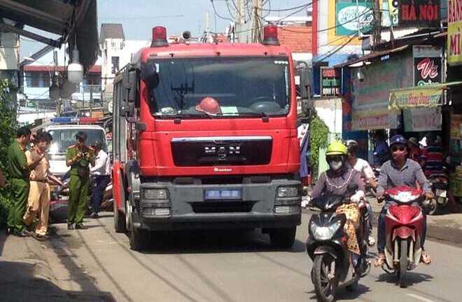 Xe cứu hỏa tông chết người giữa phố Sài Gòn