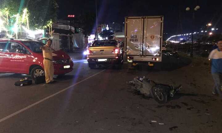 'Xe điên' tông liên hoàn ở Sài Gòn, 2 phụ nữ nhập viện
