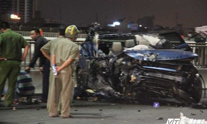 Xe Range Rover tông container trên cầu Sài Gòn: Nạn nhân là trung úy công an