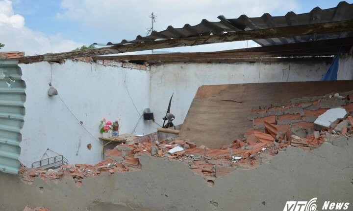 Côn đồ đập tan hoang dãy nhà trọ ở Sài Gòn: Trung úy CSGT bị đánh trọng thương