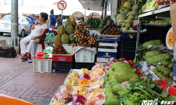 Thu phí sau khi dẹp vỉa hè: Kẻ cười, người thất vọng