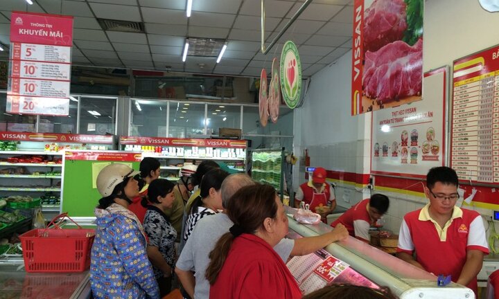 Giải cứu thịt heo: Vissan thu mua khủng, giảm sâu giá bán