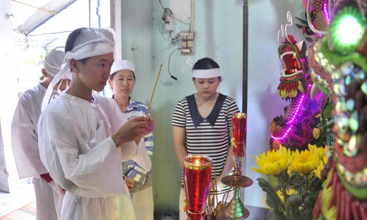 Người đàn ông chết tại trụ sở công an phường do 'thắt cổ tự vẫn bằng dây thun quần'