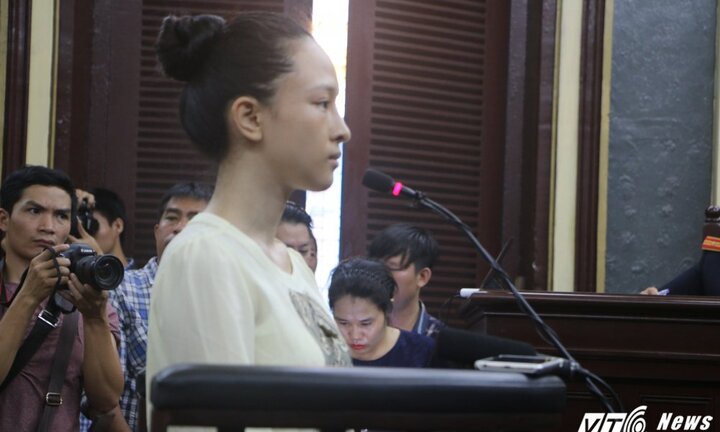 Nhân chứng ‘bí ẩn' xuất hiện qua hệ thống truyền thanh, bác lời khai của các bị cáo