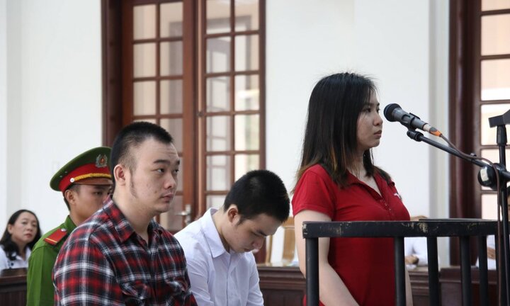 Bị phụ tình, nữ sinh thuê người tạt axít bạn tình đồng tính để trả thù