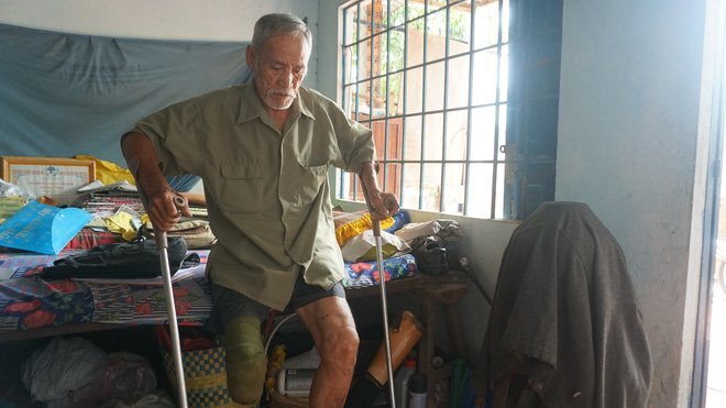 Cặp vợ chồng già bán vé số bị nguyên trung tá công an nợ hơn nửa tỷ đồng rồi bỏ trốn