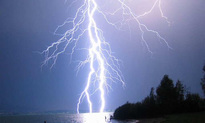 Người đàn ông bị sét đánh khi đang chụp hình trên bãi biển Vũng Tàu