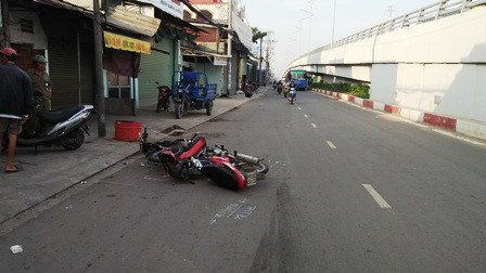 Nghi án 2 'cẩu tặc' gây tai nạn, còn thuê xe đến chở phương tiện bỏ trốn