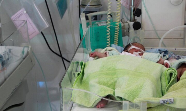 Bé gái sơ sinh bị bỏ rơi trước cửa nhà người phụ nữ ở Buôn Ma Thuột