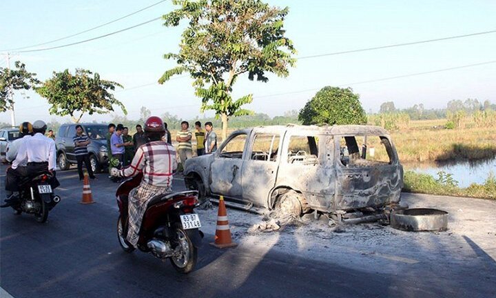 Khởi tố vụ án giám đốc bị nhóm côn đồ đốt cháy trong xe