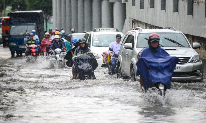 Lần đầu thất bại khi giải cứu 'rốn ngập' Sài Gòn: Chủ siêu máy bơm nghi có kẻ phá hoại