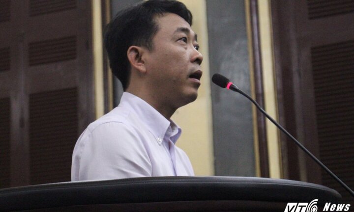 Nguyên TGĐ VN Pharma ngất xỉu sau khi bị bắt giam tại tòa