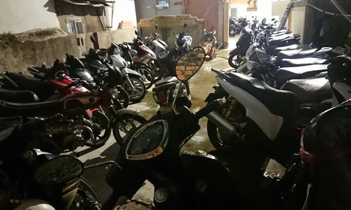 Cận cảnh bãi giữ xe quán nhậu 'đại náo' UBND phường ở TP.HCM