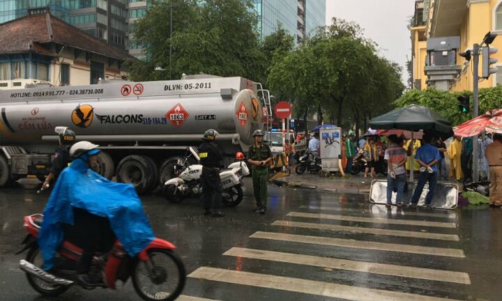 Nữ sinh 18 tuổi bị xe bồn cán chết thương tâm