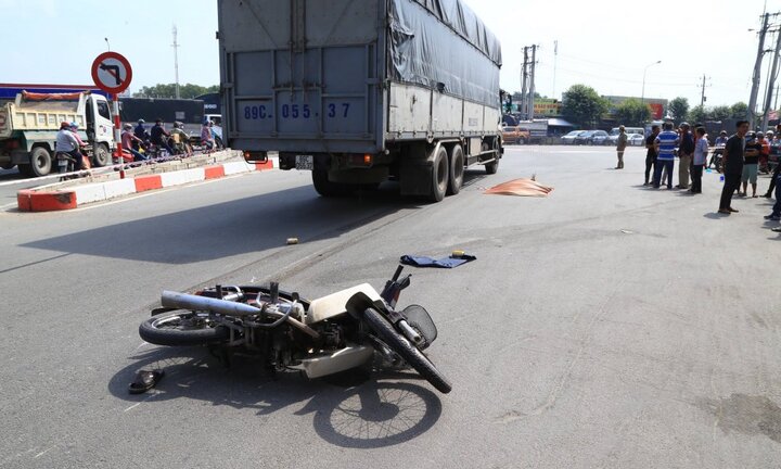 Cụ ông 80 tuổi bị cán chết thương tâm ở 'điểm đen' giao thông
