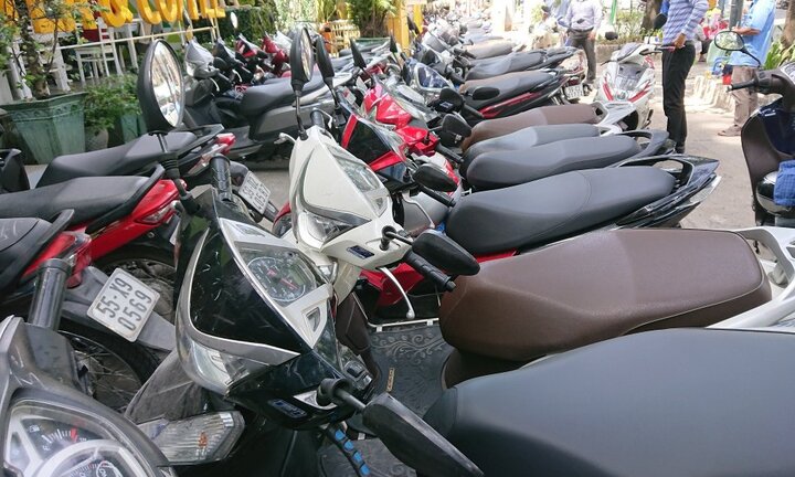 Cán bộ, ủy ban phường đứng tên bãi giữ xe 'vua' ở quận 1: Chủ tịch phường nói gì?