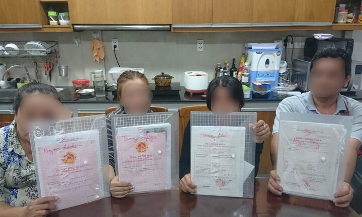 Hàng loạt người sập bẫy đường dây làm giả sổ đỏ ở TP.HCM