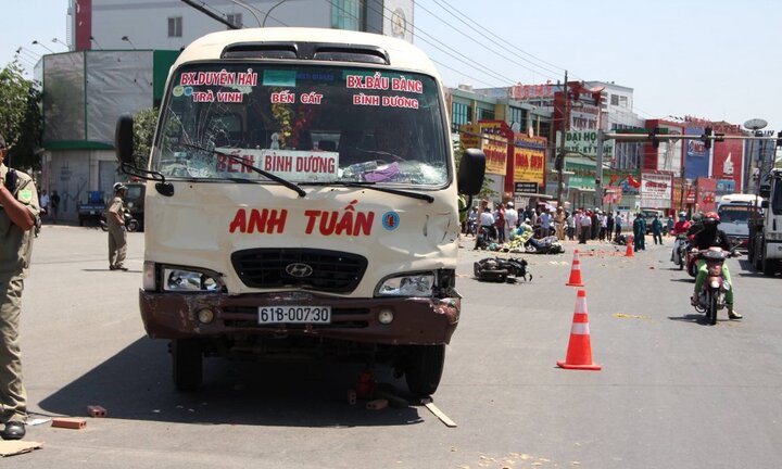 Xe khách tông hàng loạt xe máy ở Bình Dương: Tài xế gây tai nạn khai gì?