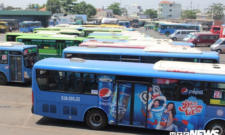 Bến xe An Sương nhếch nhác, xuống cấp nghiêm trọng: Giám đốc trần tình