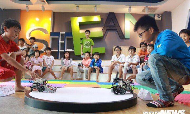 Ra mắt trại hè công nghệ tiêu chuẩn Mỹ tại TP.HCM