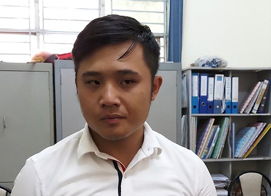 Nam thanh niên đâm chết người vuốt má bạn gái trong quán cà phê