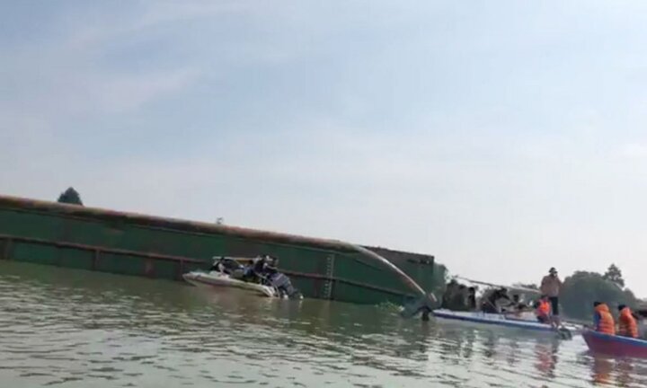 Tìm thấy thi thể 3 nạn nhân chìm sà lan trên sông Đồng Nai