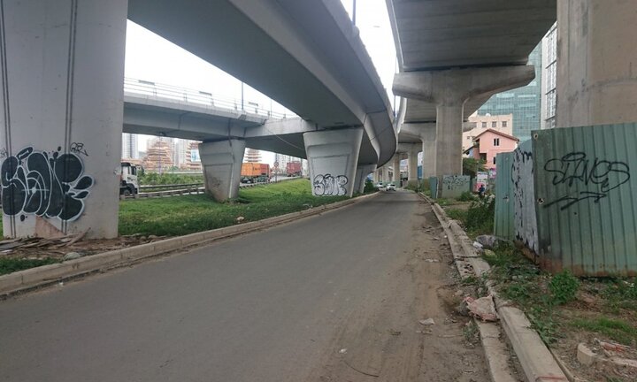 Metro Bến Thành - Suối Tiên đang thi công: Trụ cầu chi chít hình vẽ nguệch ngoạc