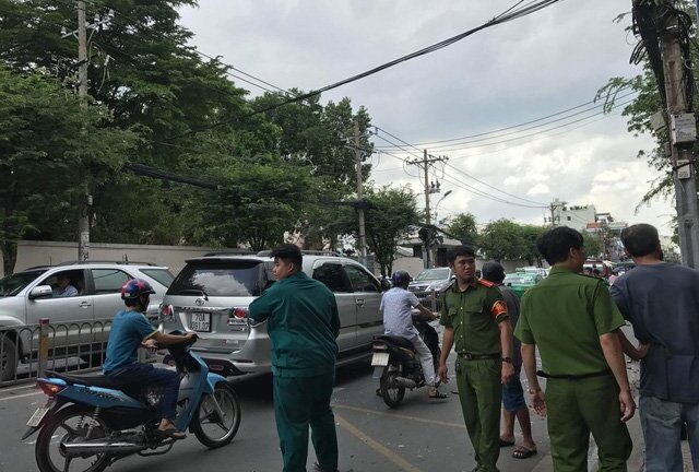 Xe máy phát nổ tại trụ sở, một nữ công an phường bị thương