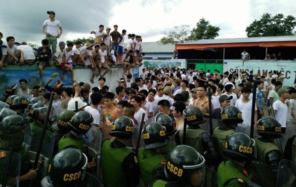 Bắt giam 2 kẻ kích động công nhân gây rối ở Bình Dương