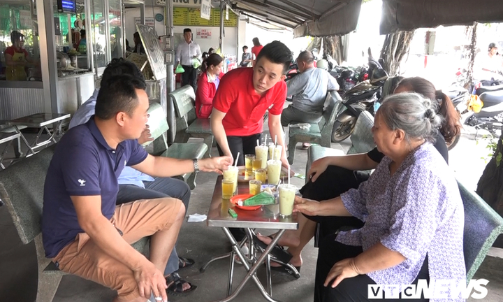 Cận cảnh quán nước mía ở TP.HCM bị đồn thổi doanh thu hơn nửa tỷ đồng/tháng