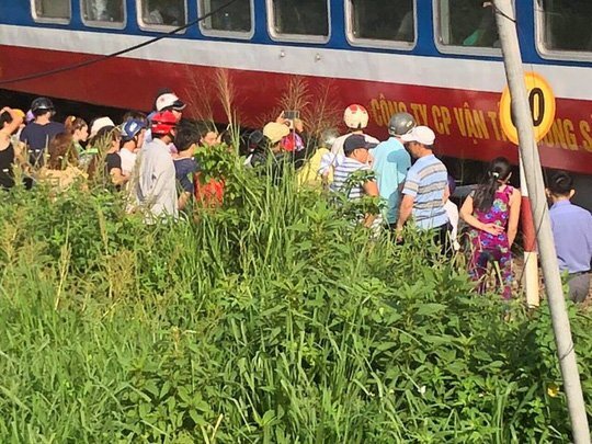 Cố tình băng qua đường ray, người đàn ông bị tàu hỏa cán chết