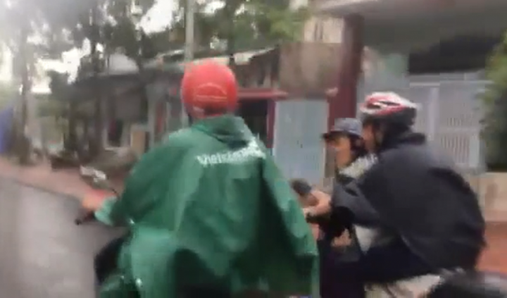 Hiệp sĩ Bình Dương đuổi bắt thanh niên đột nhập nhà dân trộm xe máy