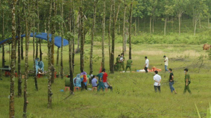 Mâu thuẫn, vứt xác người chết vào vườn nhà hàng xóm trả thù