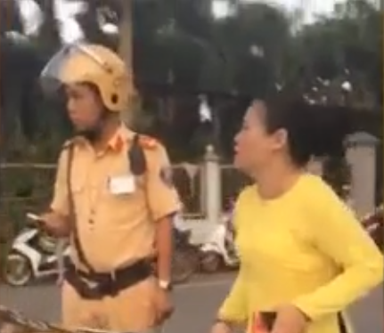 Công an TP Bà Rịa mời người phụ nữ lăng mạ CSGT lên làm việc