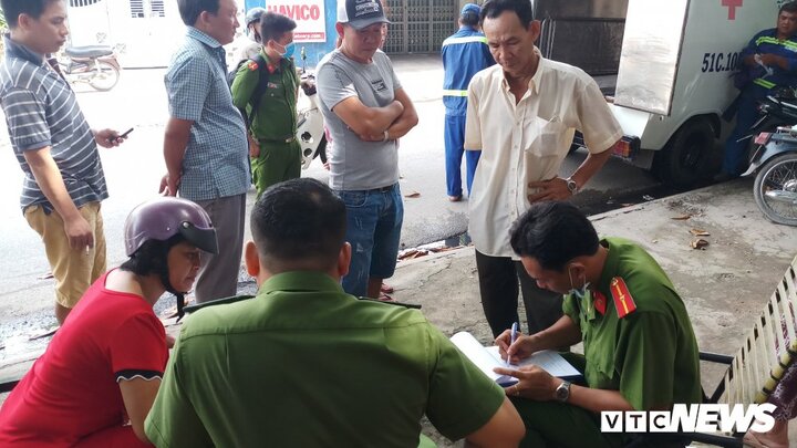 Bỏ nhà đi 1 tháng, người đàn ông được phát hiện chết trên ghế đá ở TP.HCM