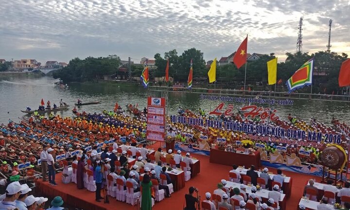 Tưng bừng lễ hội đua thuyền trên quê hương Tướng Giáp