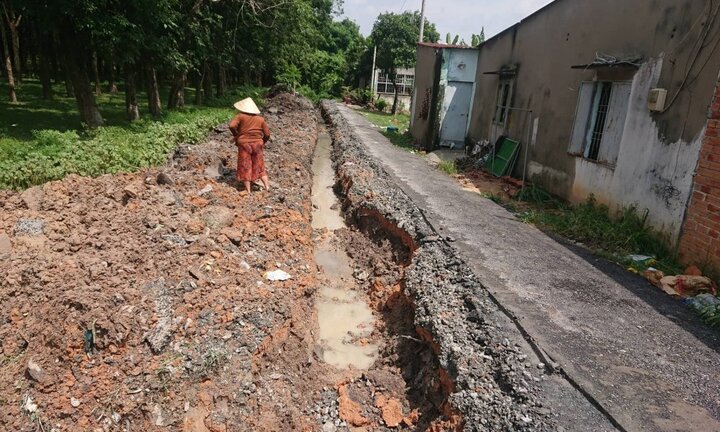 Cưỡng chế con đường 'Mạnh Thường Quân' bỏ tiền túi làm giúp dân ở TP.HCM