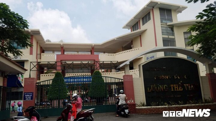 Thầy giáo bạo hành học sinh vì thiếu bài kiểm tra khiến phụ huynh phẫn nộ