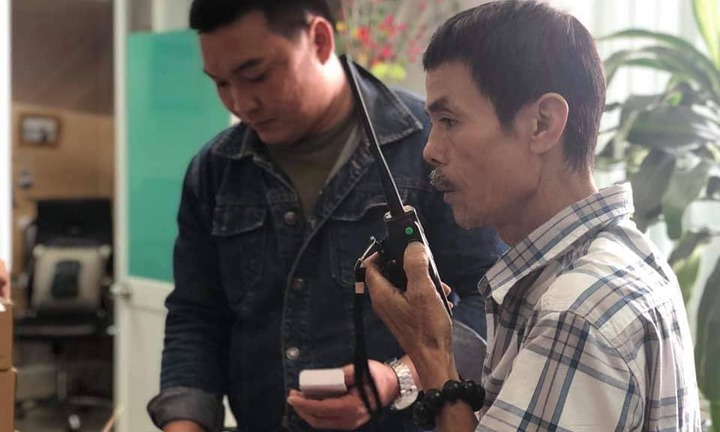 Nhóm hiệp sĩ ở TP.HCM được tặng 6 bộ đàm để săn bắt cướp