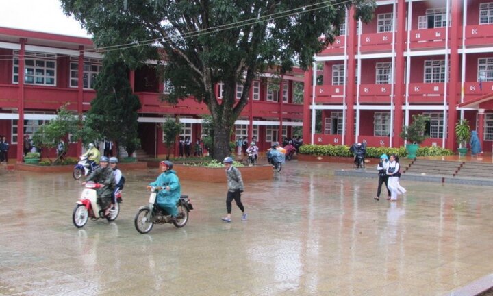 Học sinh Đồng Nai nghỉ học sát giờ vào lớp, phụ huynh nháo nhào tìm nơi gửi con