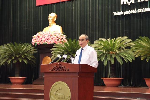 Dân bức xúc kẹt xe, ngập nước: Bí thư TP.HCM chỉ mặt 2 đơn vị chậm giải ngân