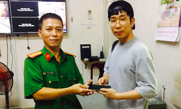 Cảnh sát tóm gọn thanh niên cướp giật điện thoại của du khách Hàn Quốc