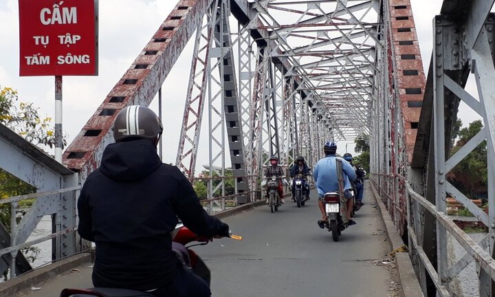 Cận cảnh cầu trăm tuổi nối TP.HCM với Bình Dương sắp tháo dỡ