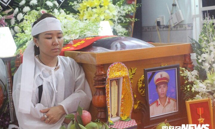 Đề nghị điều tra hồ sơ lái xe và tiểu sử tâm thần của tài xế côn đồ ép ngã CSGT ở Vũng Tàu