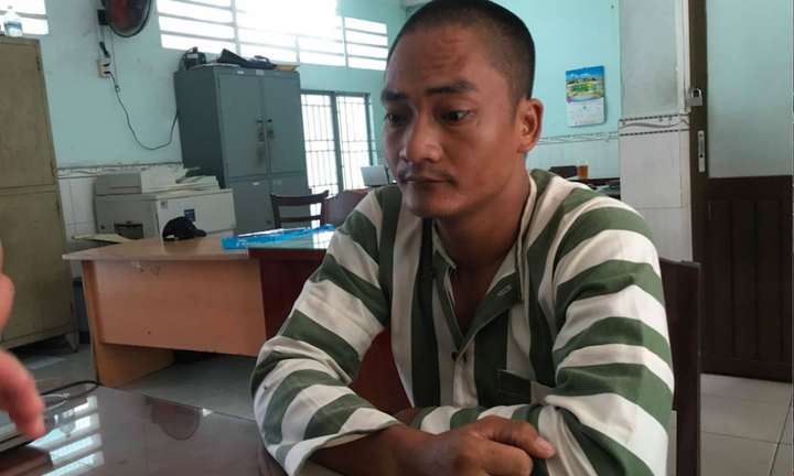 Bắt tạm giam tài xế lái xe kéo tông sập thanh chắn trạm thu phí rồi bỏ chạy