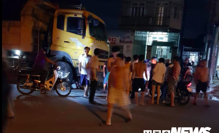 Xe ben chạy vào giờ cấm, tông cô gái 19 tuổi thiệt mạng ở TP.HCM