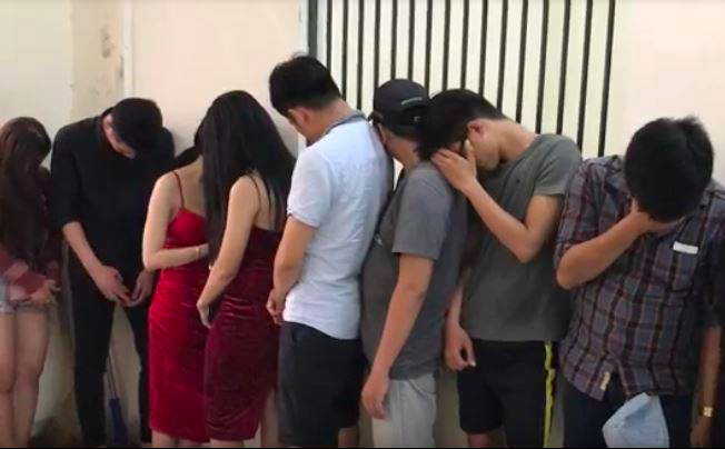 Hàng chục dân chơi ‘mở tiệc' ma túy trong quán bar ở TP.HCM